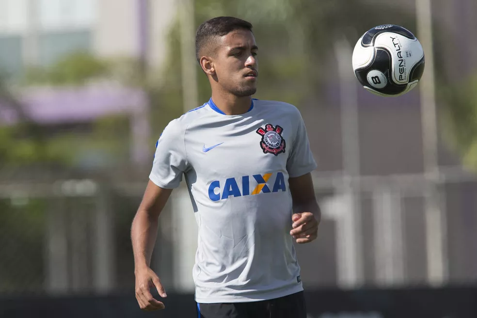 Timão sofre bloqueio de conta e ação por não cumprir acordos