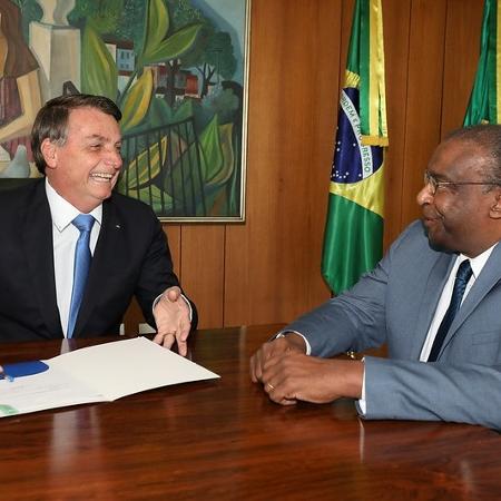 MP pede investigação junto ao TCU sobre currículo de Decotelli