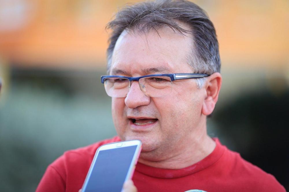 Merlong Solano vai assumir vaga de Assis Carvalho na Câmara