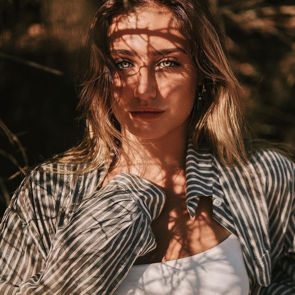 Bruna Griphao posta linda e é chamada de 'deusa' por seguidor