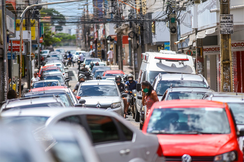 Prefeitura de Teresina isola ruas do Centro para restringir circulação