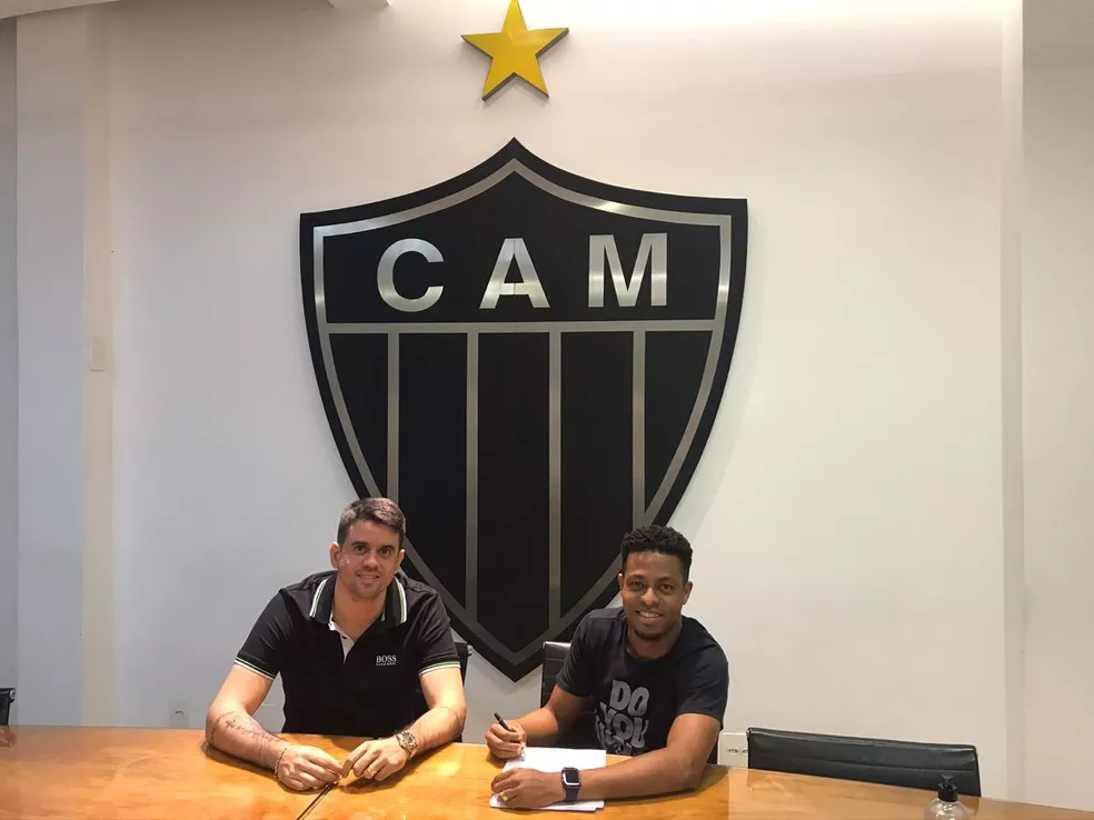 Sampaoli na 'caixa postal' e redução salarial: Keno no Galo 