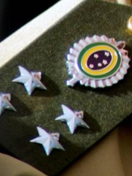 Militares são vítimas do complexo de superioridade, diz colunista