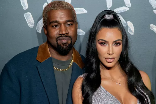 Kanye diz que tenta se divorciar há 2 anos e ataca Kim e mãe dela