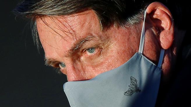 Bolsonaro testa positivo novamente para o novo coronavírus