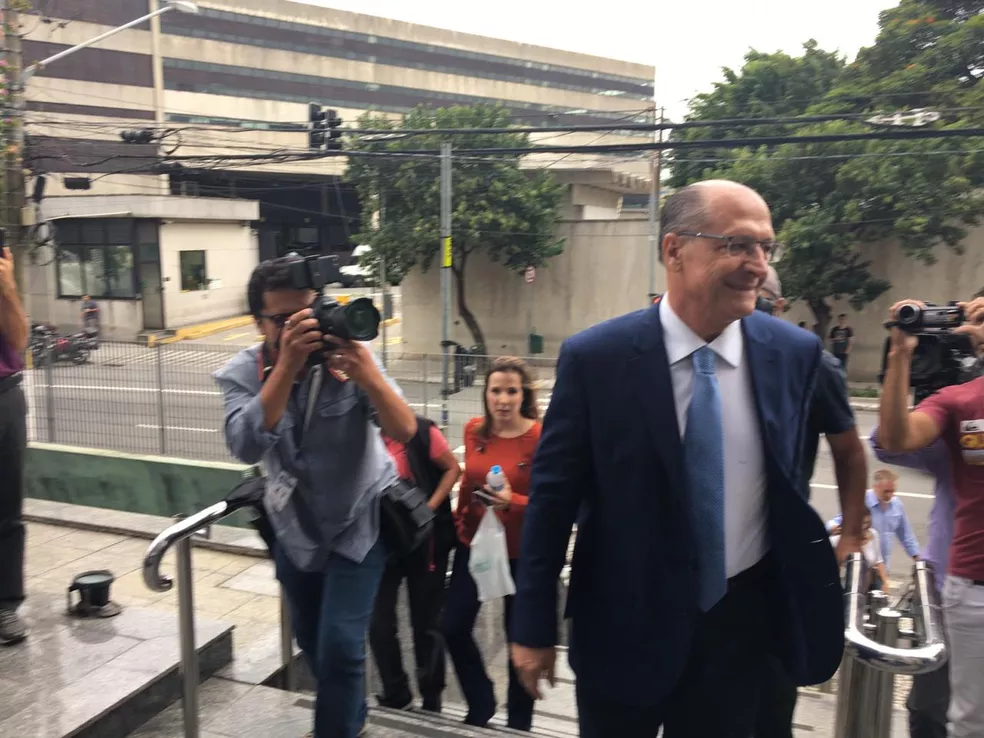 Alckmin é denunciado por corrupção passiva e lavagem de dinheiro