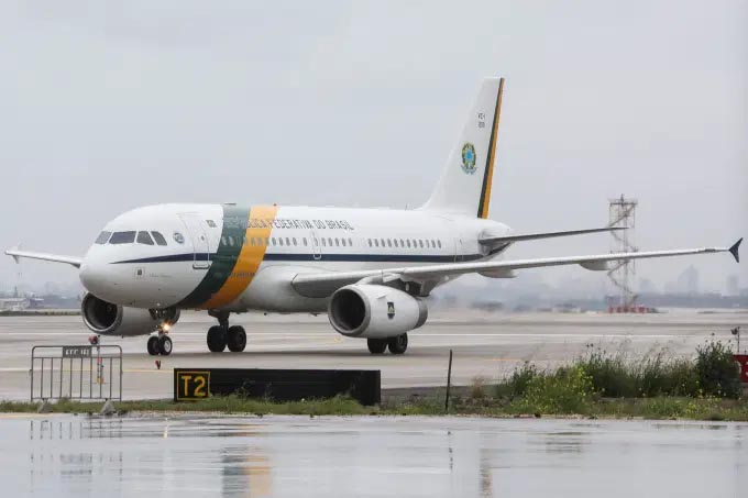  Avião de ministro apresenta problema e voo é cancelado em Floriano