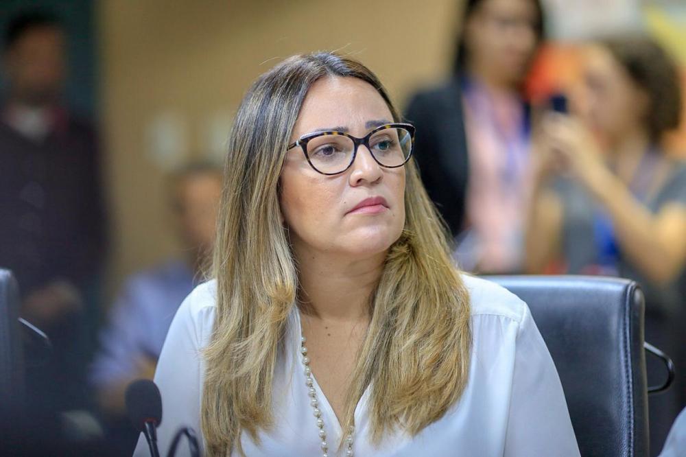 Deputada Rejane Dias afirma que está à disposição da Polícia Federal