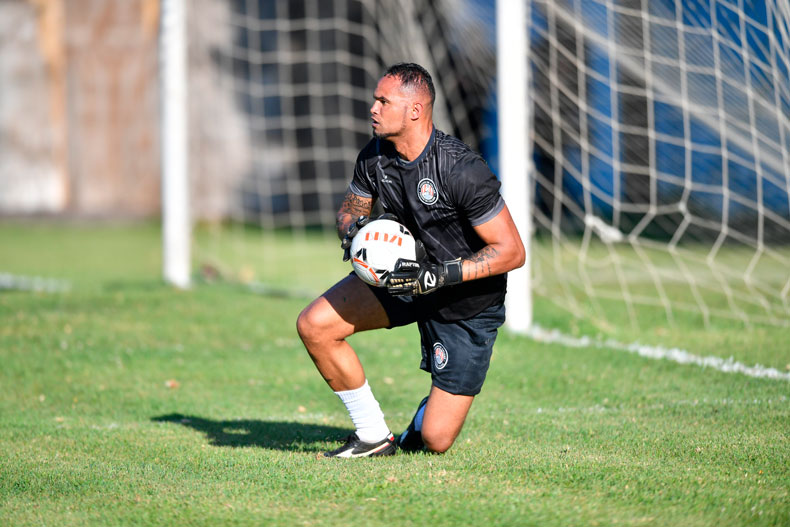 Presidente do Rio Branco-AC anuncia contratação do goleiro Bruno 