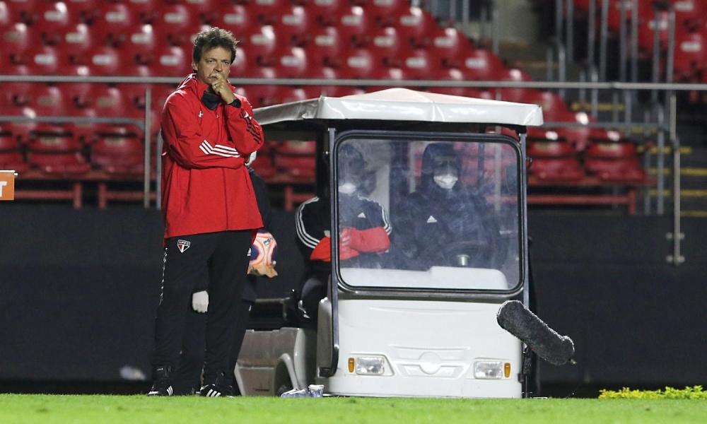 Diniz pede desculpa à torcida do SPFC e diz que no momento 'tudo preocupa'