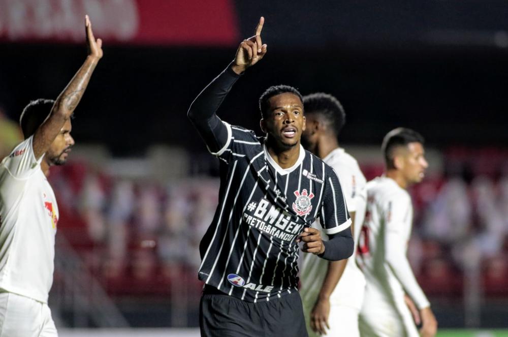 'Três passinhos para alcançar o título', vibra Jô após vitória