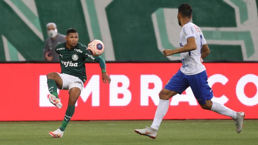 Pressão sobre Rony cresce; Luxa cobra clube com lista para vaga de Dudu