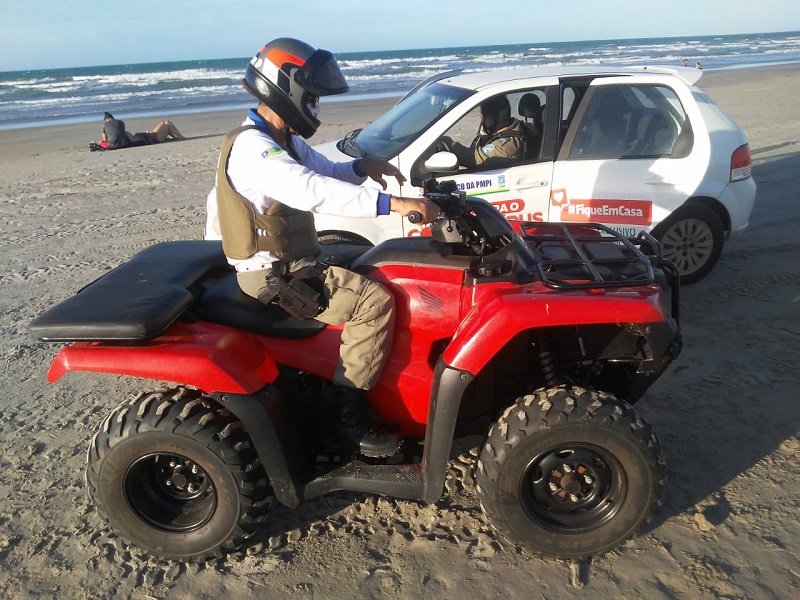 Polícia intensifica fiscalização de aglomerações em praias do Piauí
