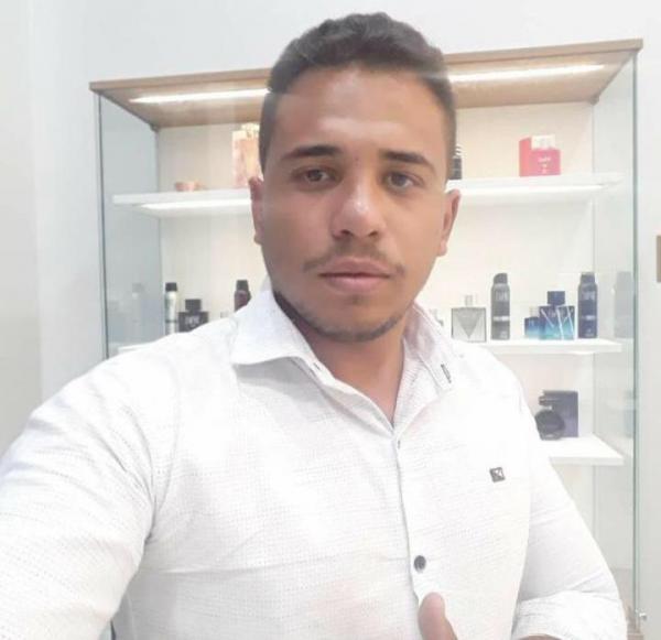 Pedro Leandro Pereira Rocha, morreu no local.
