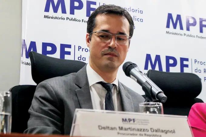Em reunião com senadores, Dallagnol rebate declaração de Aras