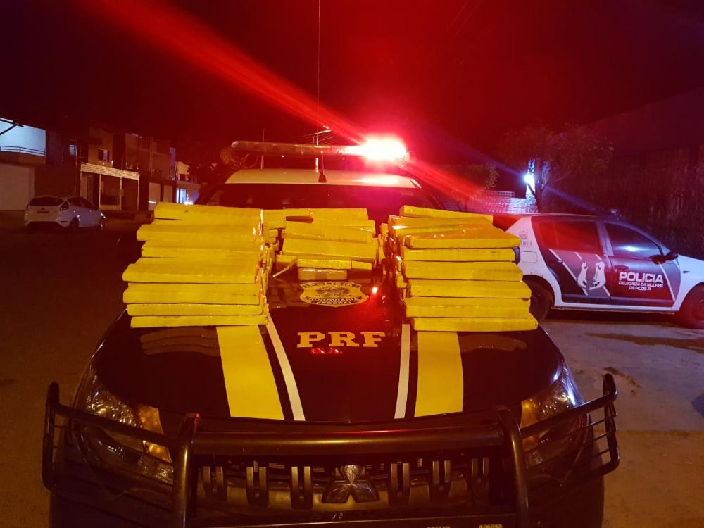 PRF apreende 148 kg de maconha e prende homem na BR 316