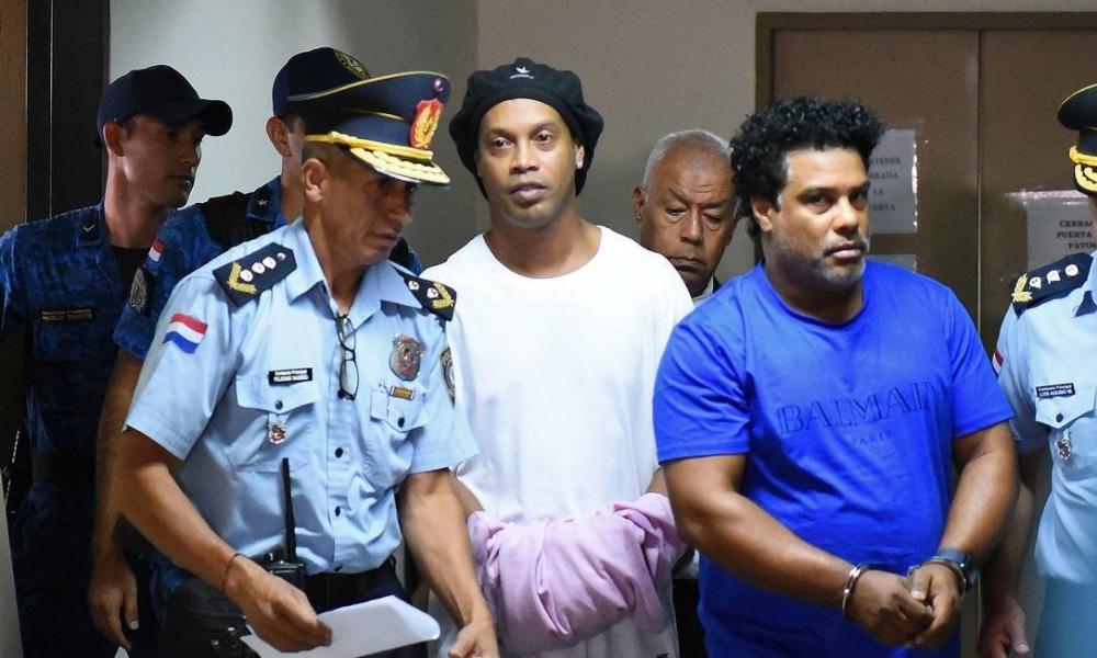 MP do Paraguai pede US$ 200 mil de multa a Ronaldinho e irmão