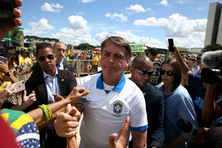 Governo Bolsonaro vincula mortes por covid-19 a governadores adversários