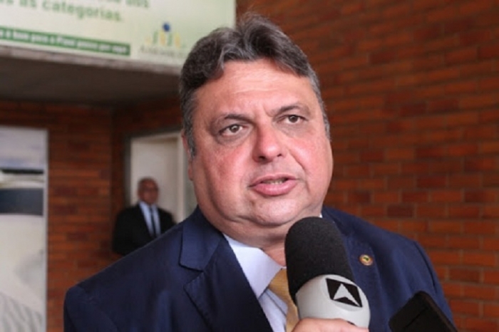 Júlio Arcoverde diz que Margarete Coelho fica no governo