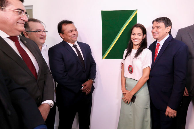 Governador diz que chamará aprovados em concurso em 2020