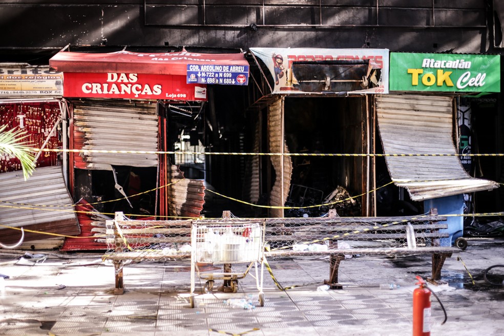 Especialista descarta risco de desabamento no Shopping da Cidade após incêndio