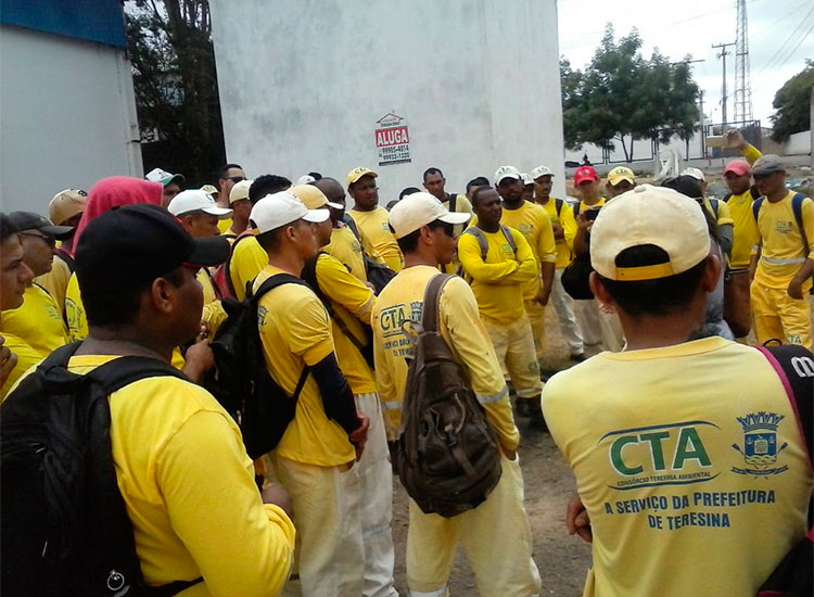 Garis cobram pagamento de ticket e ameaçam parar atividades