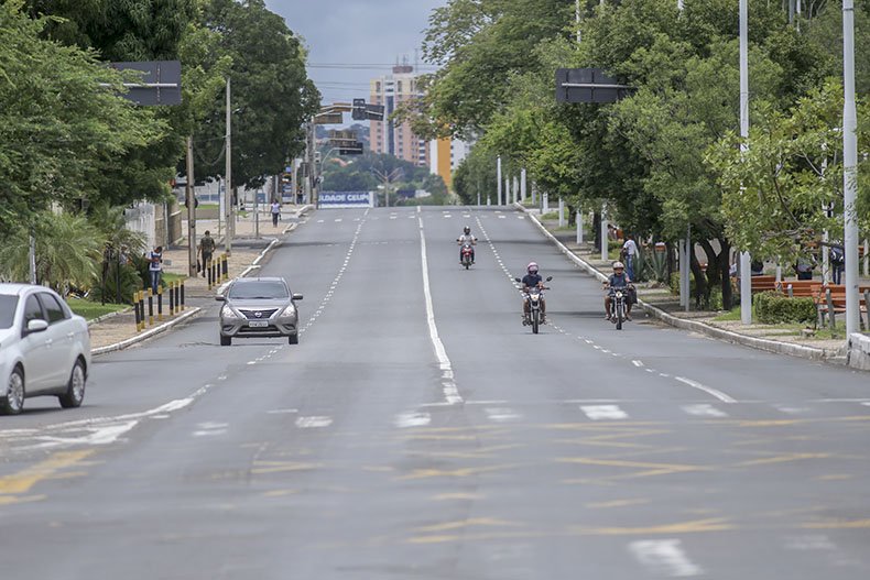 Teresina tem fim de semana com ônibus parados e lockdown