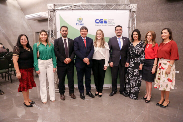 Wellington Dias entrega Prêmio Eficiência em Controle Interno para gestores
