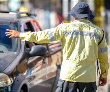 Trânsito de veículos é liberado nas ruas do Centro de Teresina