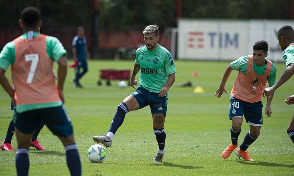 Dome altera mantra de Jesus no Flamengo e gera desconforto no elenco