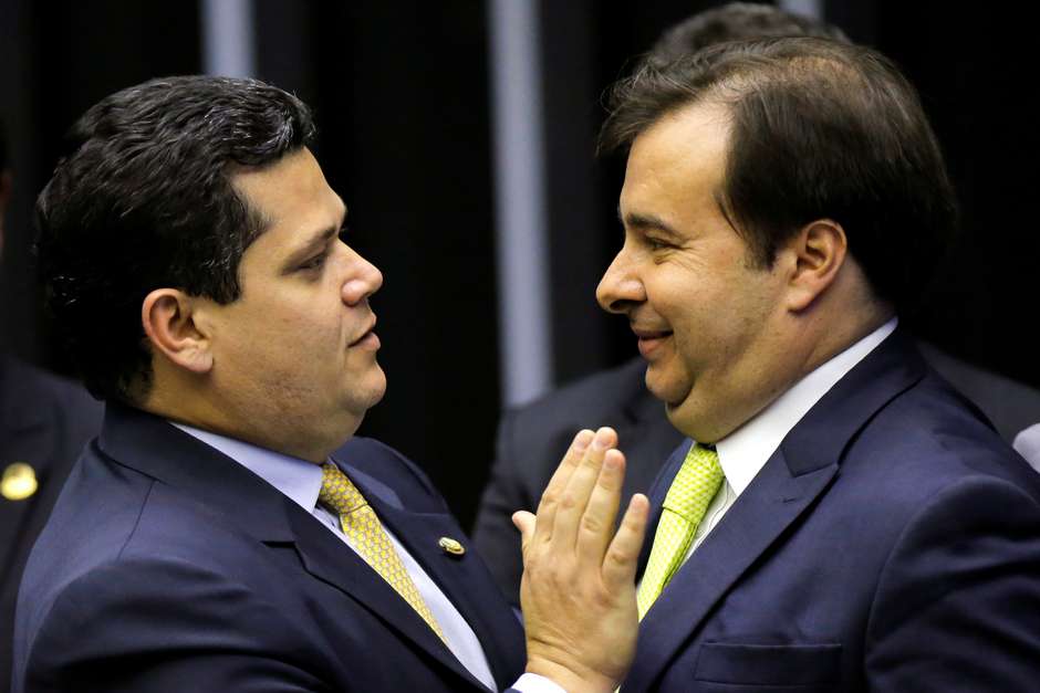 Maia se junta a Alcolumbre em articulação para reeleição
