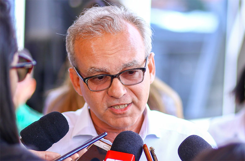 Firmino e Franzé trocam farpas em discussão sobre educação de Teresina