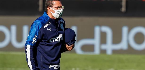 Palmeiras chega a 10 jogos sem perder, mas ainda convive com desconfiança