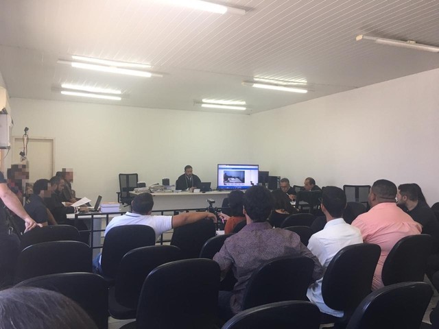 Julgamento de ex-deputado do 'crime da motosserra' é suspenso no Piauí