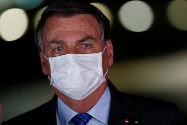 Reforma de Bolsonaro poupa os servidores já em atividade