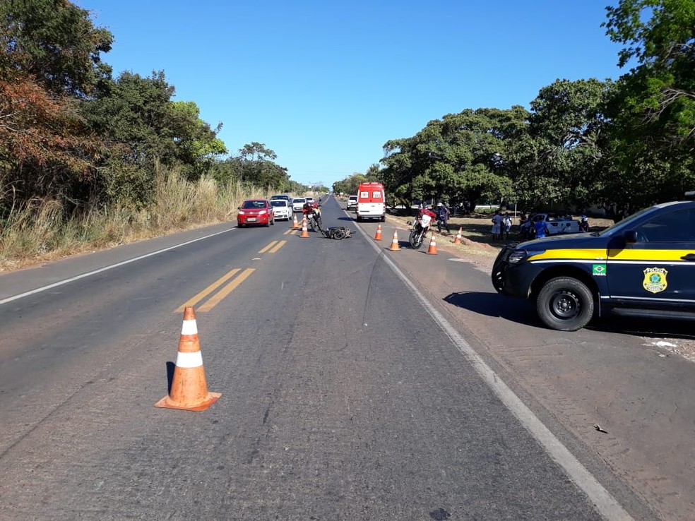 Jovem cai de moto, é atropelada e morre na BR-343 em Teresina