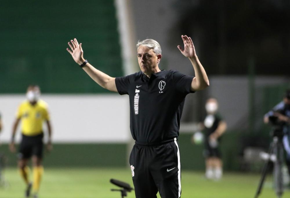 Após vitória, Tiago vê volta da confiança no Corinthians