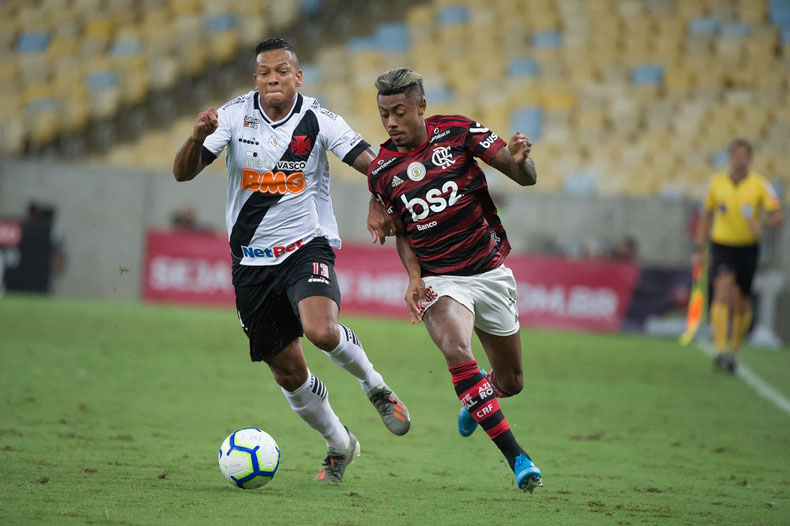 Vasco empata no fim e adia chance de título do Flamengo