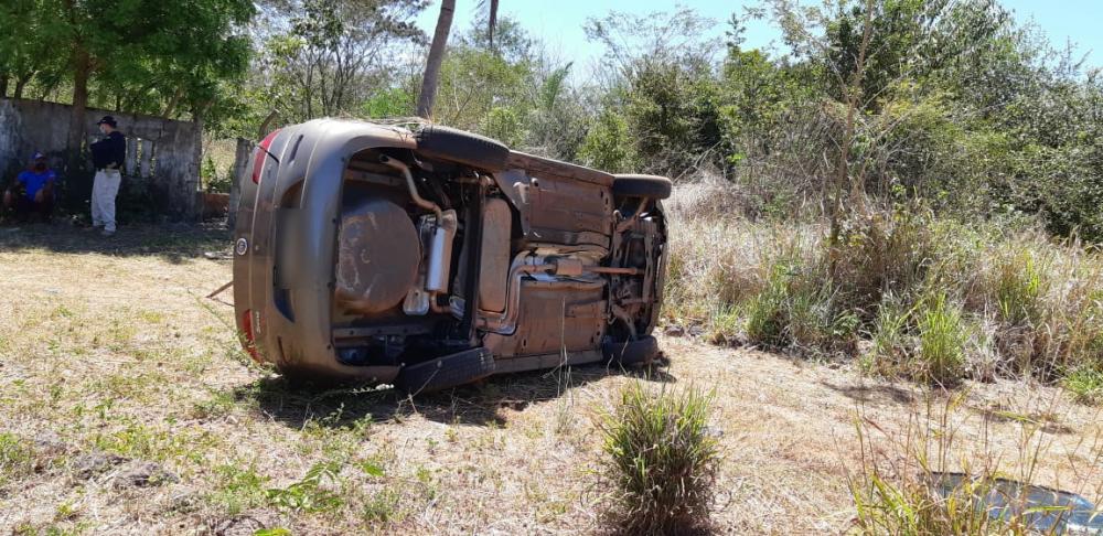 Mulher morre após carro capotar na BR 343 em Teresina
