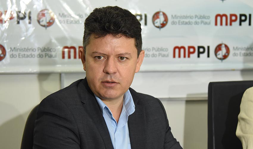 Contratos avaliados em R$ 10 milhões estão na mira do Gaeco, diz promotor