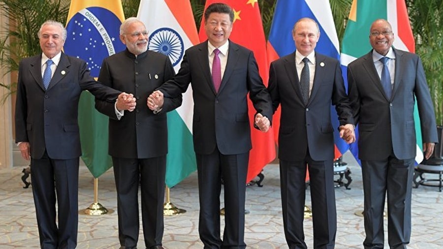 Embaixada russa 'esquece' de Bolsonaro em foto do Brics
