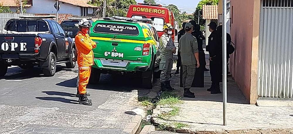 Após 5h, criança que era mantida em cárcere privado pelo pai é liberada em Teresina