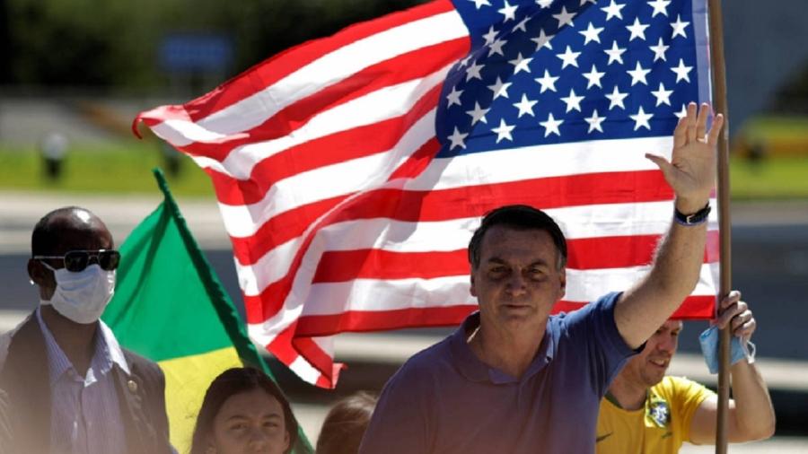 Bolsonaro sacrifica interesses brasileiros por 'amizade' com Trump