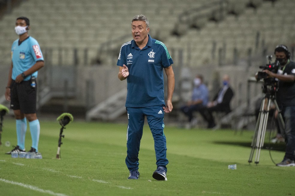 Doménec lamenta 2 gols levados em 5 minutos: 'O jogo nos escapou'