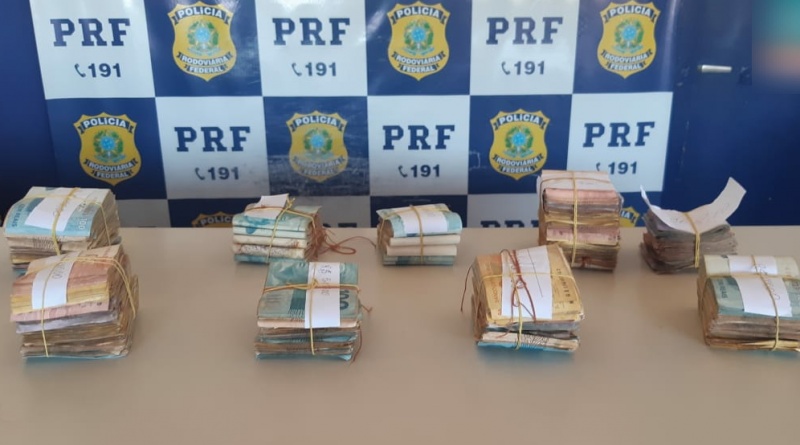 Polícia prende motorista com quase R$ 50 mil em dinheiro com indícios de falsificação