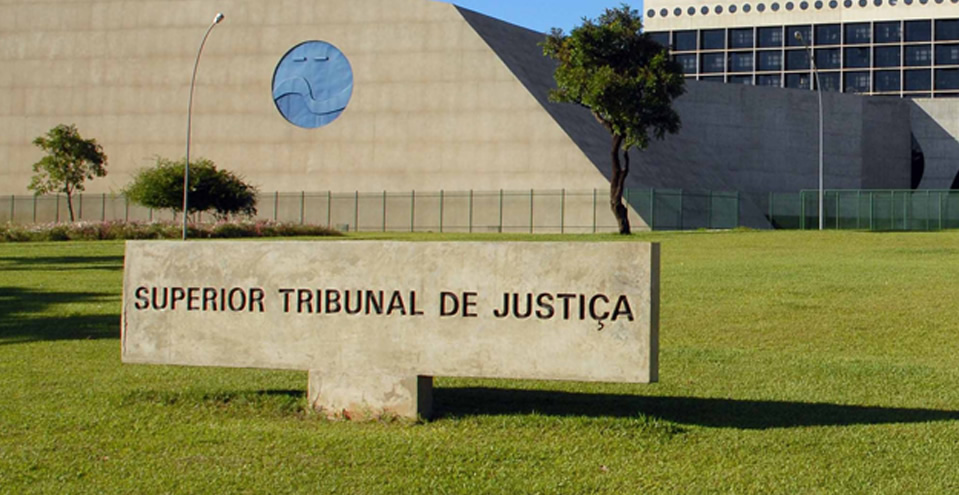 Exceção de pré-executividade não afasta exigência de garantia em embargos