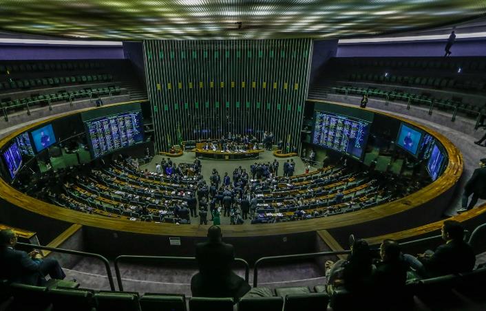 Câmara dos Deputados discute abrandar lei de lavagem de dinheiro