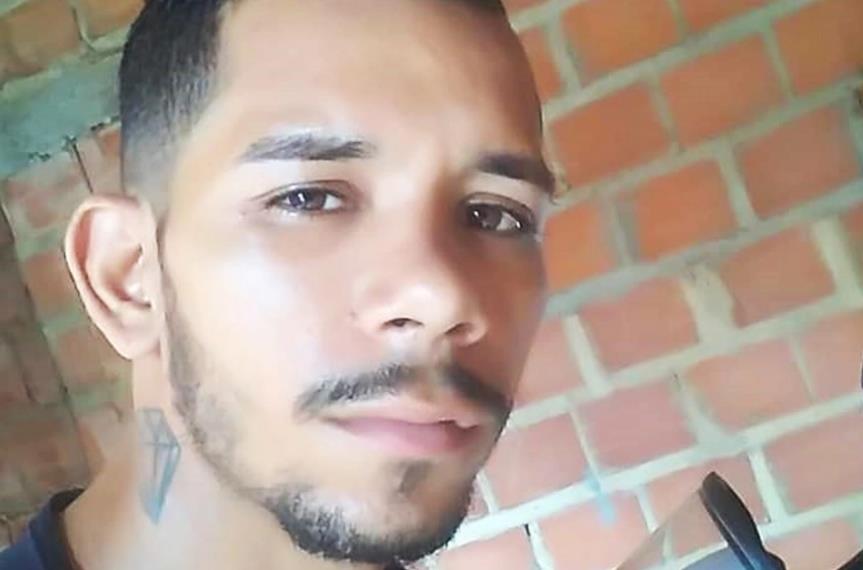 Entregador de pizza é morto com facada no pescoço na Vila Palitolândia