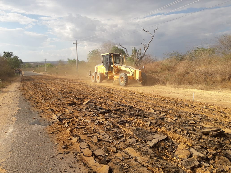 Governo inicia recuperação da PI-395 que dá acesso a Palmeira do Piauí
