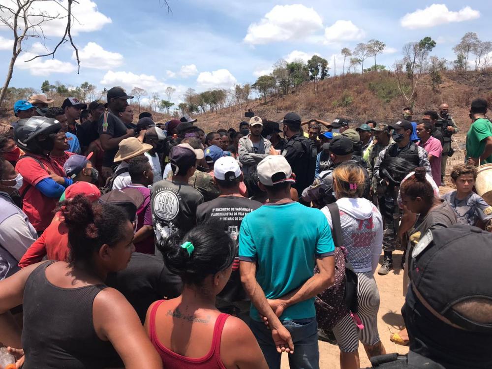 Famílias tentam retomar terreno e são recebidas a tiros em Teresina
